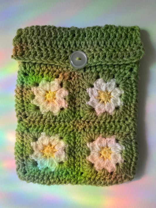 Crochet Green Daisy Kindle Sleeve